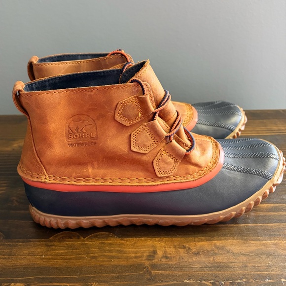 Sorel Out N About Leather Waterproof Duck Boots Carmel & Navy Women’s Size 8.5 - Picture 5 of 13